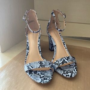 Madden Girl Blue Snack Skin Sandal 3.5 Block Heel